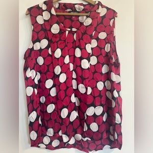 Nine West XL - Silk like-Fuchsia black and white circle pattern Sleeveless top.